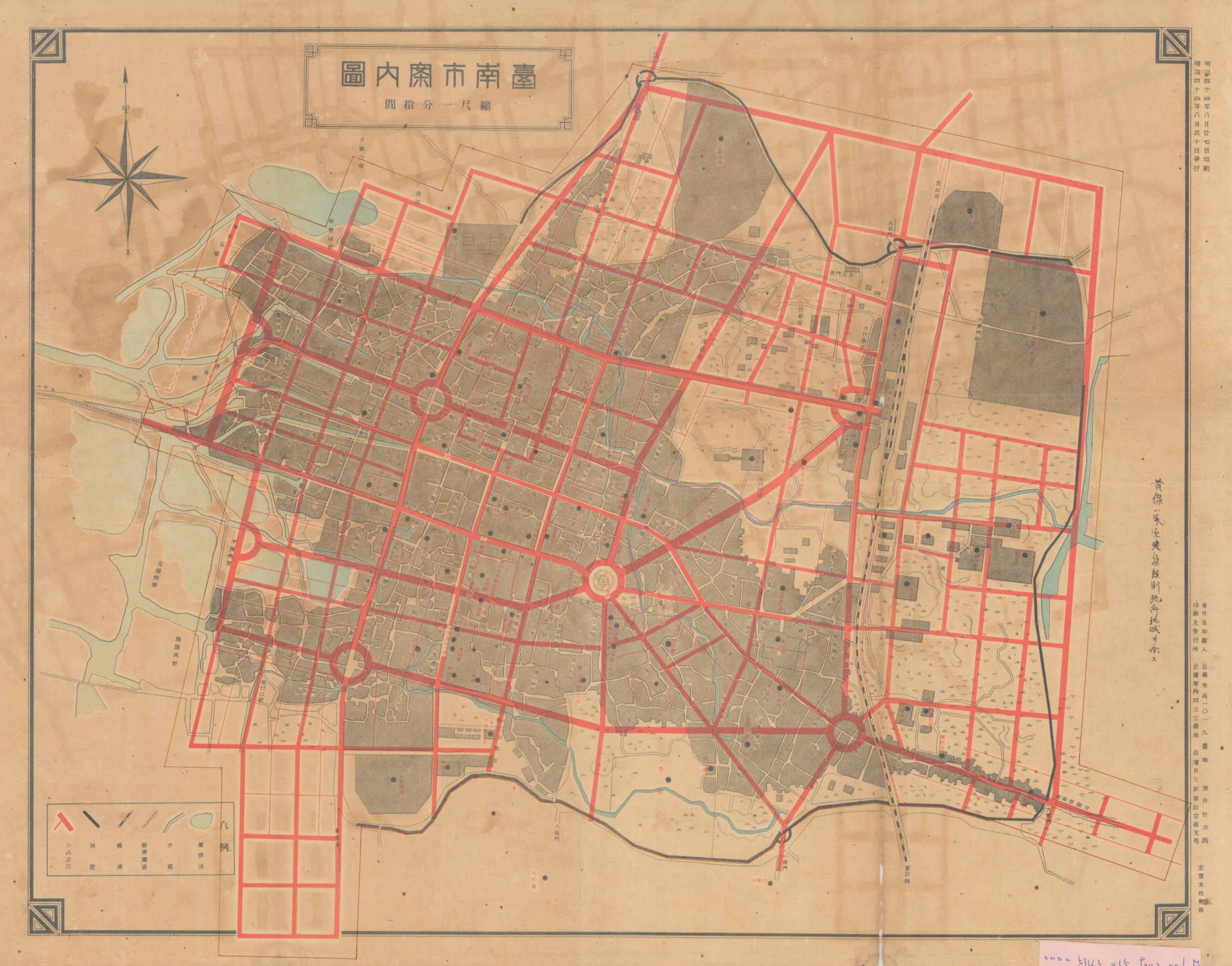 紅線是市區改正後的道路，臺南舊城區與城外變得四通八達。圖片來源│「台南市街ニ家屋建築規則施行認可」（1911年11月01日），〈明治四十四年十五年保存第四卷〉，《臺灣總督府檔案》，國史館臺灣文獻館，典藏號：00005343015。