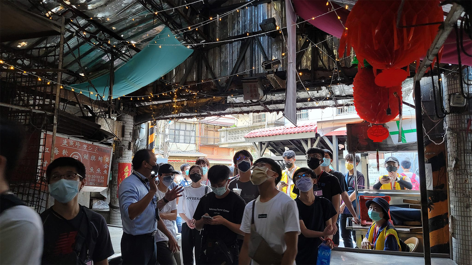 社區一家鼓勵師生投入社造，海洋大學睿思家族協助基隆社區建構海洋體驗教育課程及推廣獲得2022年深耕校園類-大專青年組首獎。