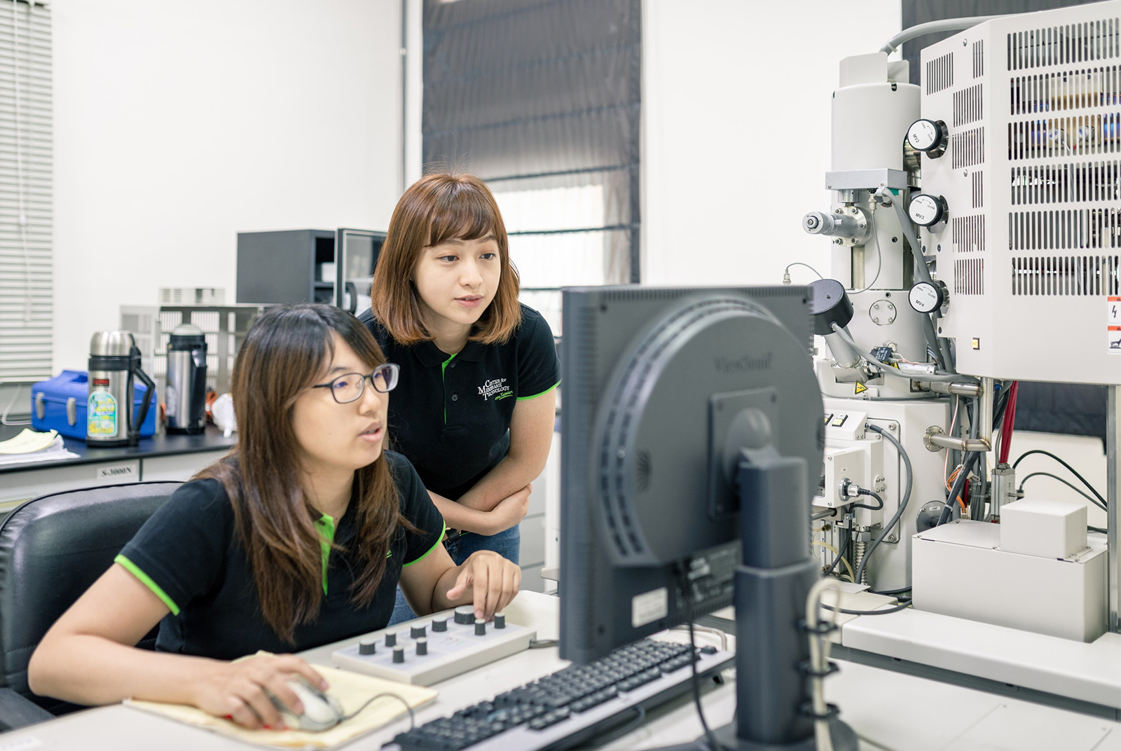 中原大學在工程與理科領域的表現,比肩國立頂尖大學,師資、設備均一流。