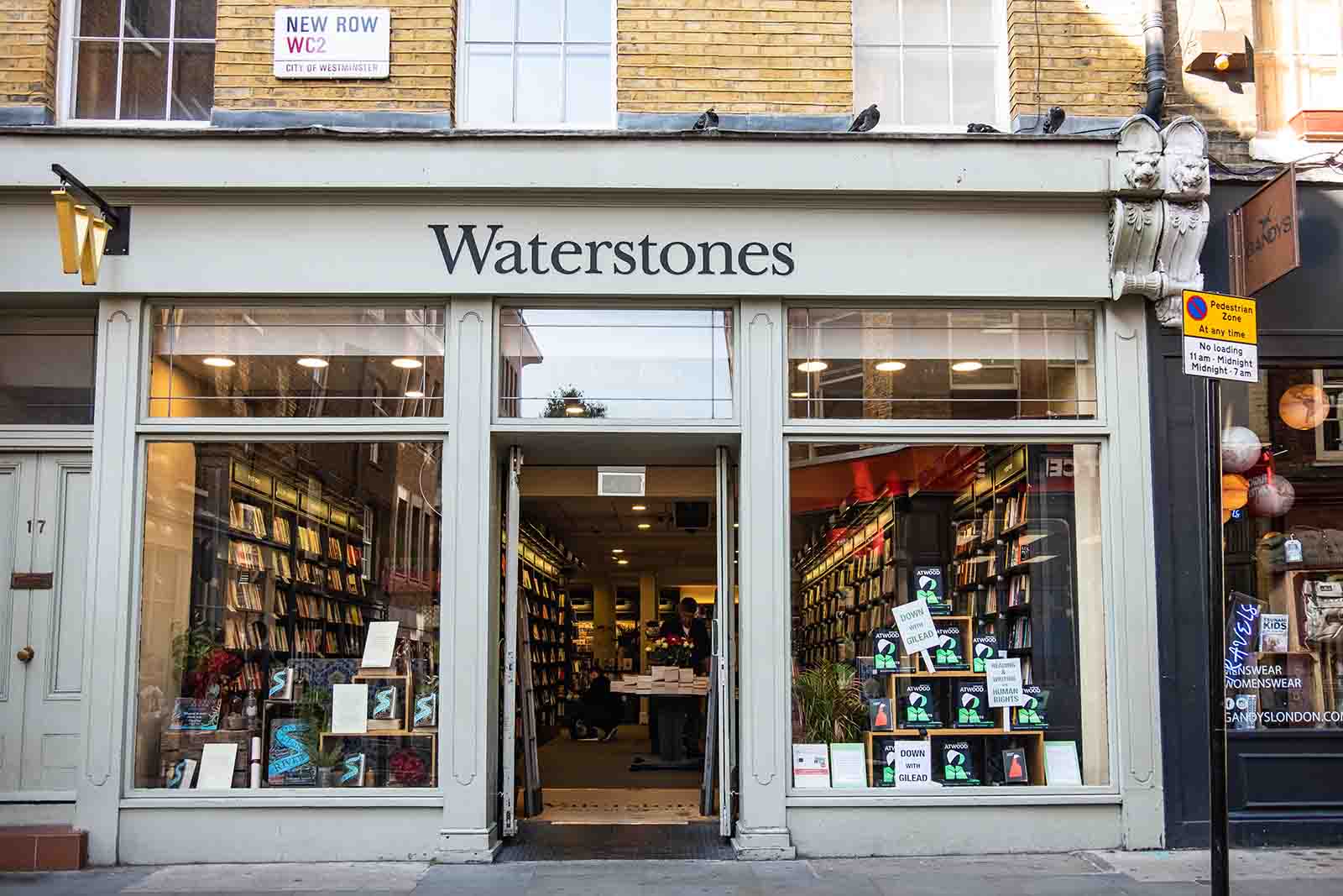 水石-Waterstones-鄧特-daunt