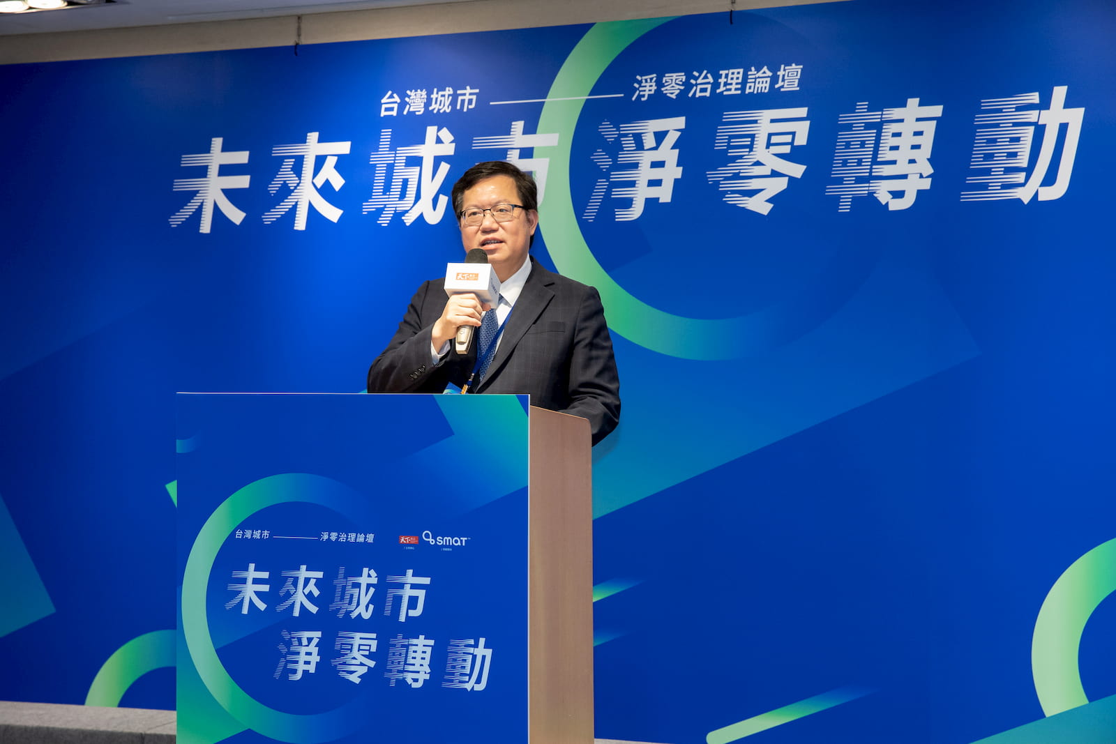 行政院副院長鄭文燦:研議補貼電動機車電池資費,推動機車產業電動化。