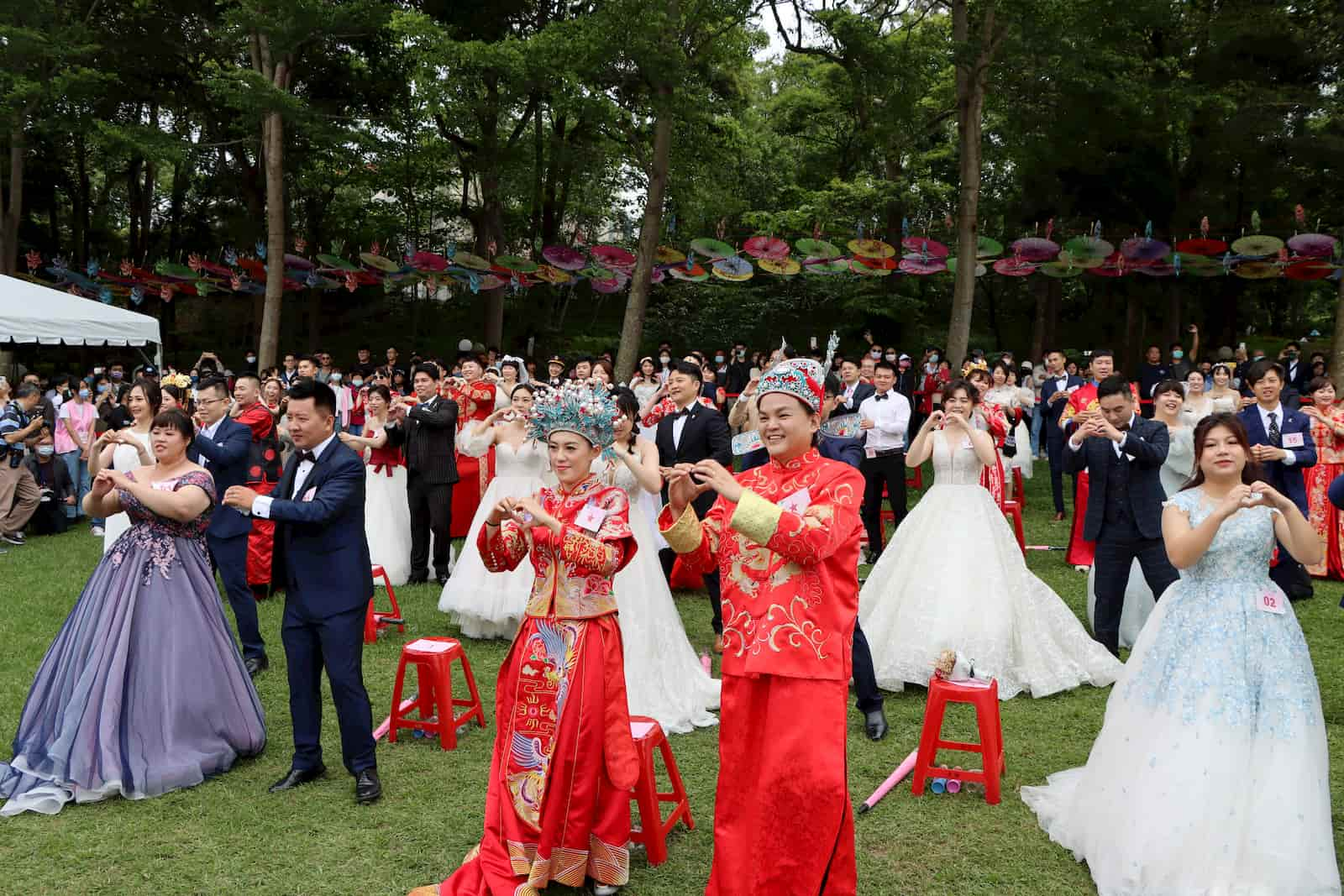 每年都秒殺額滿的桐花婚禮，展現苗栗得浪漫精采