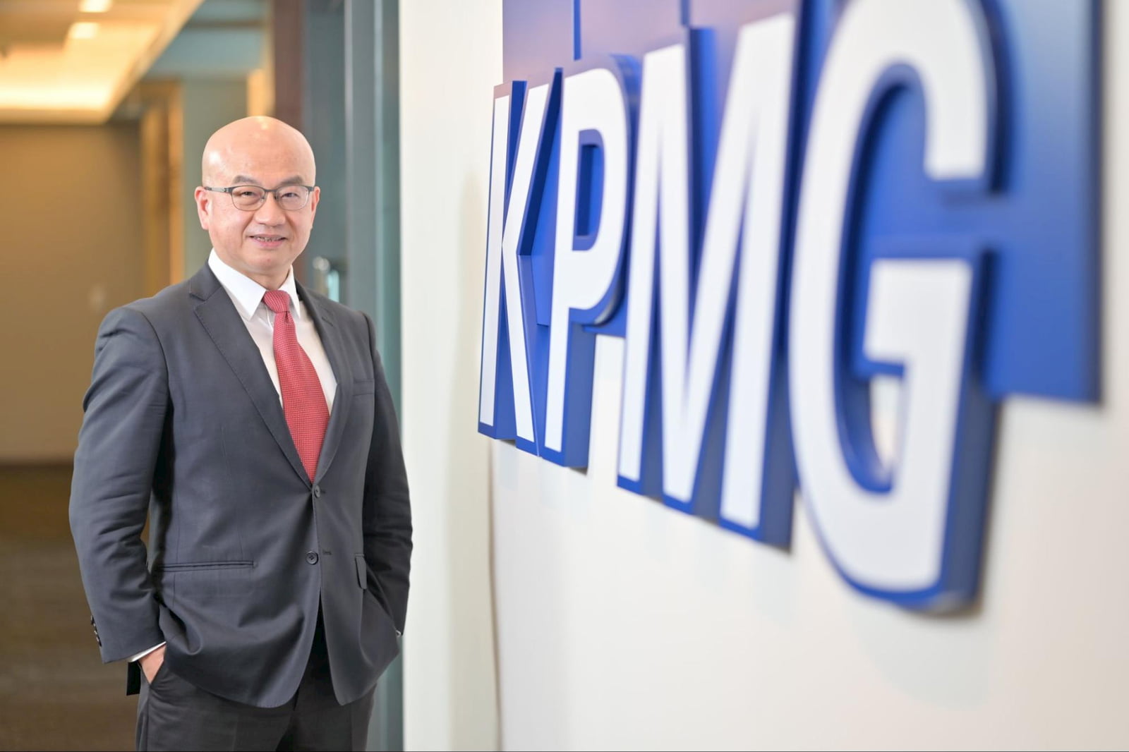 KPMG安侯碳資源服務公司董事總經理黃力家說明,從碳盤查到歐盟 CBAM 解讀與申報,KPMG 都能助企業一臂之力。