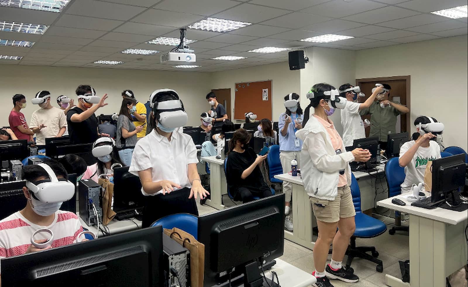 東吳資管系舉辦元宇宙工作坊