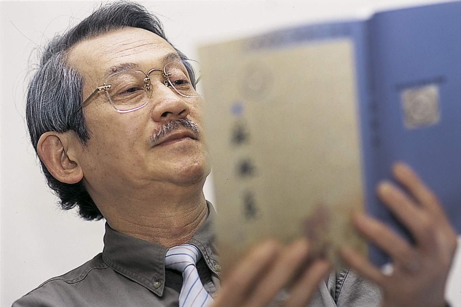 悼王文興：一天創作35字、以《家變》震撼文壇，與時代裂解的文學巨擘｜天下雜誌