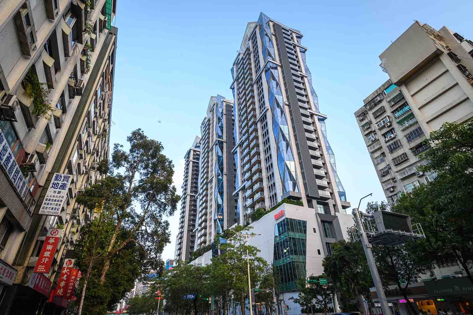 台北-東區-新光三越-Diamond Tower