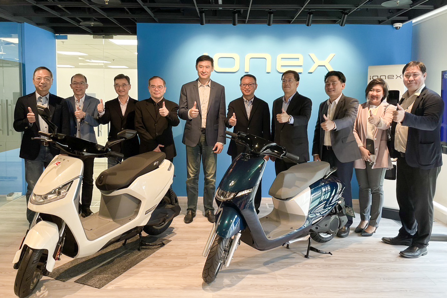 17年前一通電話啟動轉型丁學文、柯勝峯攻進泰國電動機車｜天下雜誌