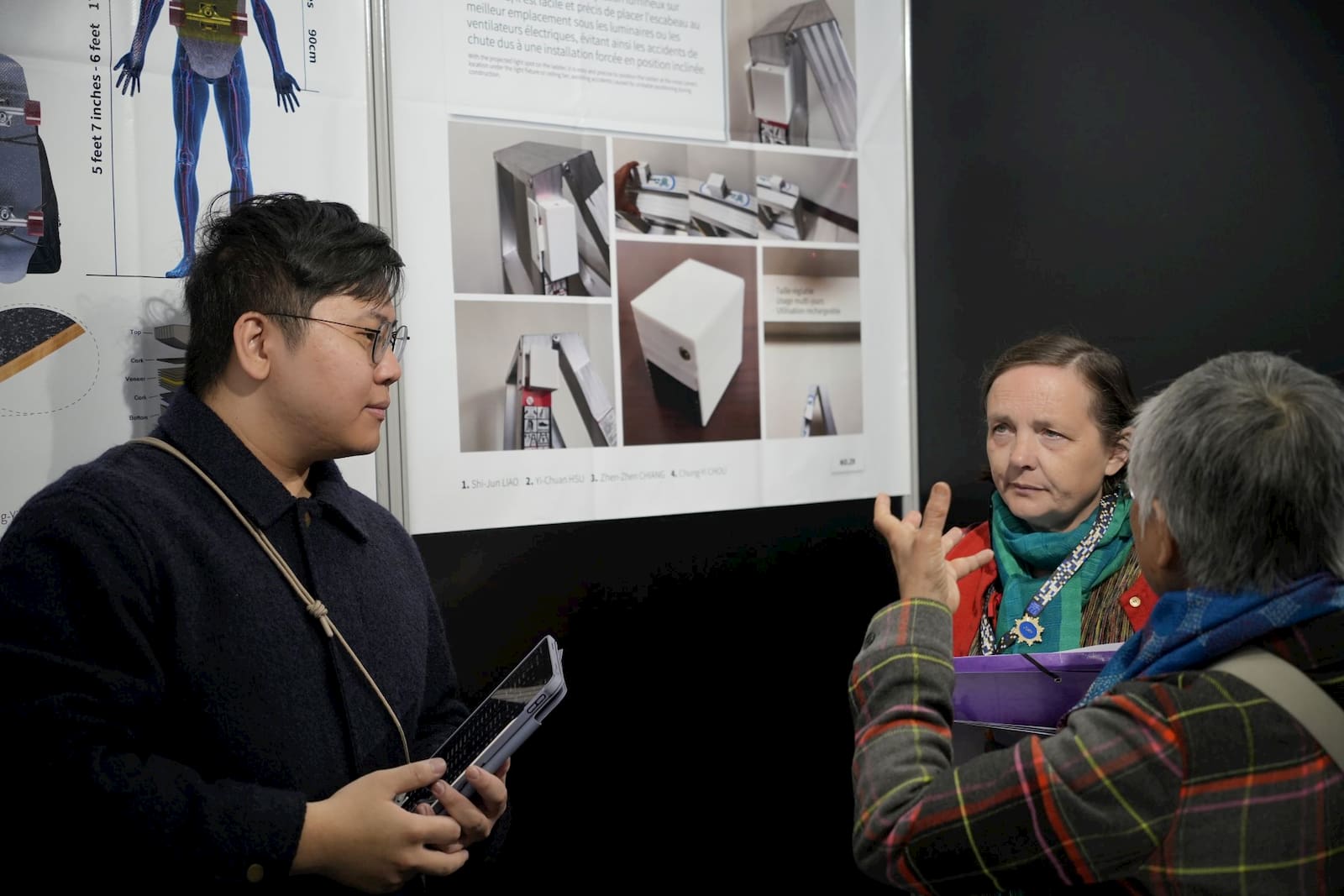 聯大設計學院師生與產業代表至巴黎國際發明展參展。