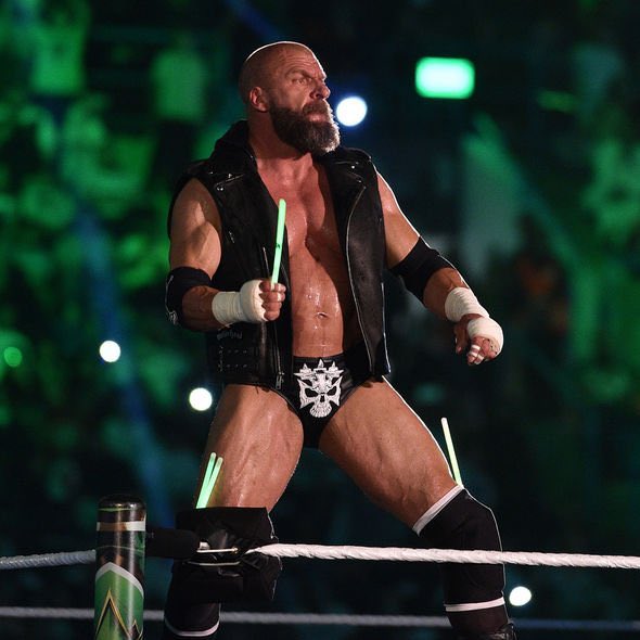 Triple H anuncia su retiro del cuadrilátero por esta razón