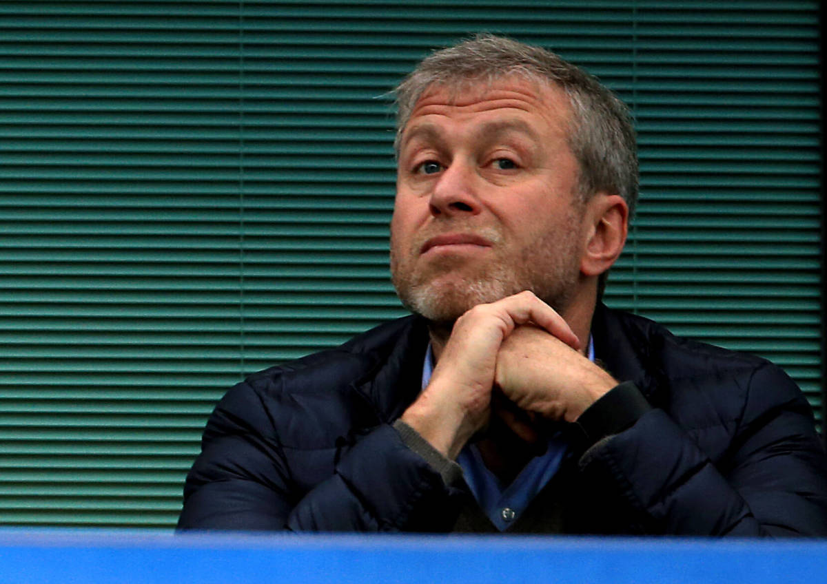 Gobierno congela activos de Roman Abramovich y frena venta del Chelsea