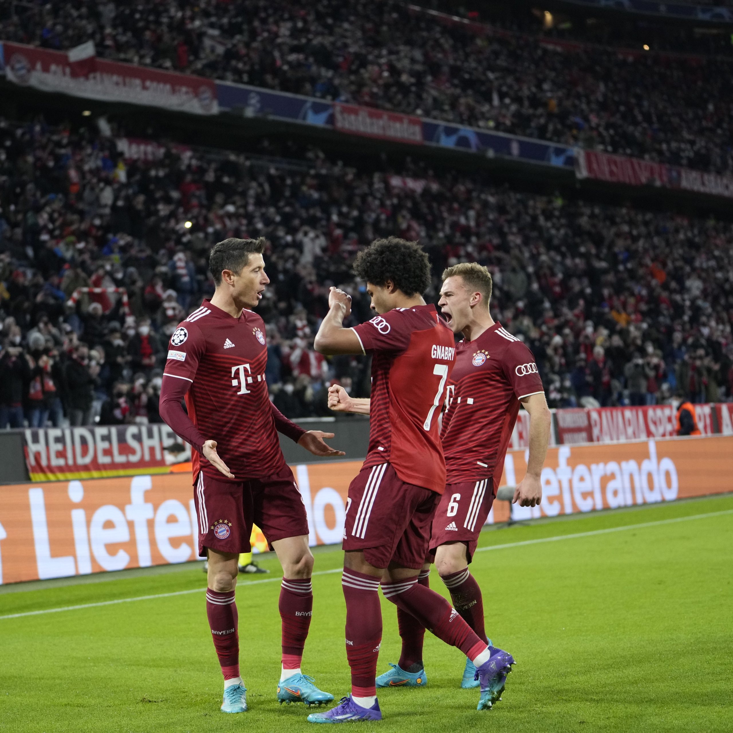 Champions League- Bayern y Liverpool avanzan a la siguiente rond