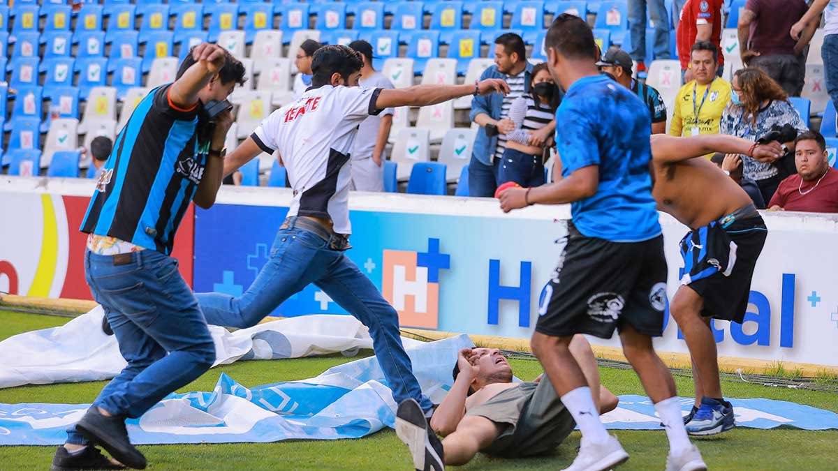 ¿Querétaro podría ser desafiliado por la violencia en su estadio?