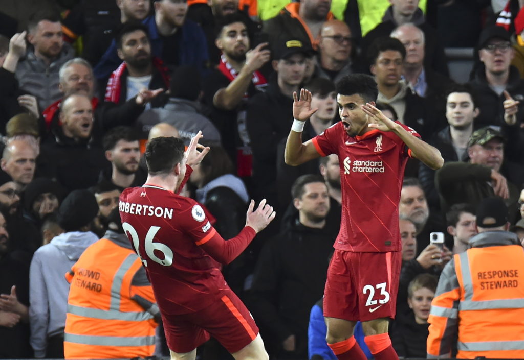 Liverpool derrota al Manchester y demuestra que está para ser campeó