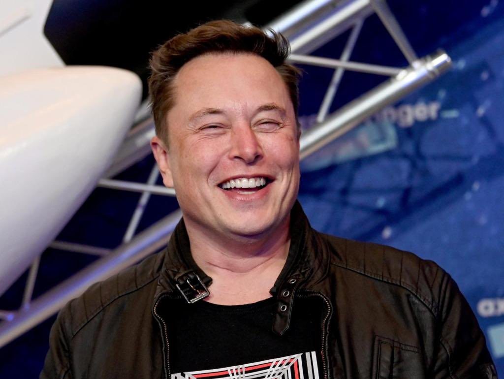 Elon Musk se convierte en el nuevo dueño de Twitte