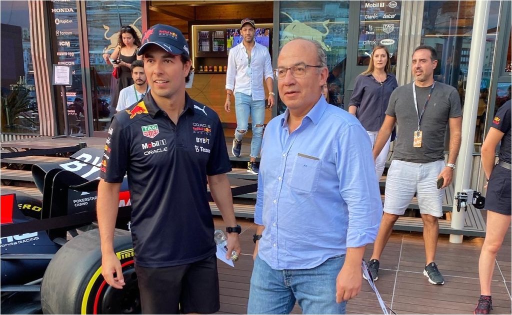 Checo Pérez- ¿Por qué el piloto festejó su victoria con Felipe Calderón?