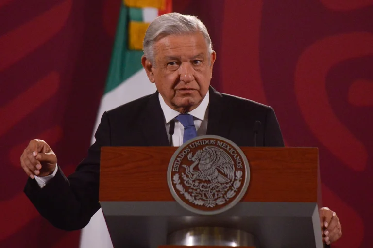 AMLO quiere quitar el horario de verano