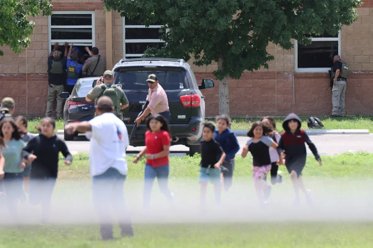 Escuela del tiroteo en Texas será destruida