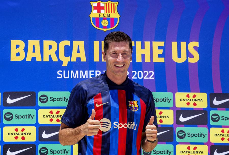 Barcelona presentó Robert Lewandowski