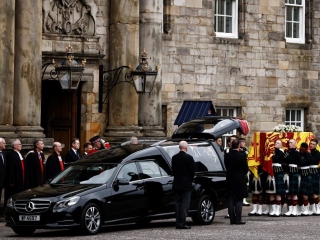 reina Isabel Escocia