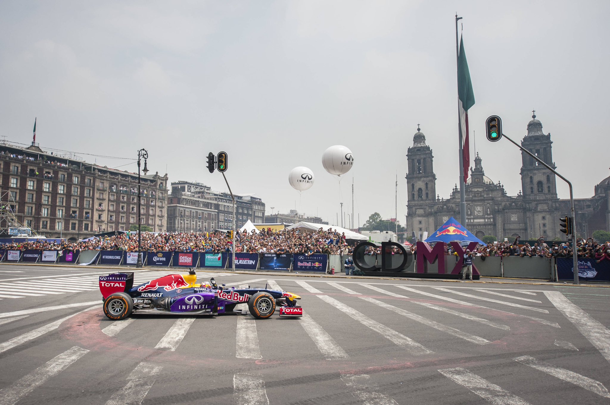 Sergio Pérez Showrun Guadalajara