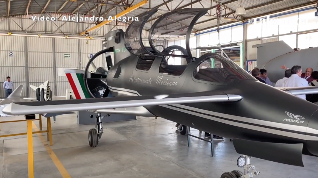 Avión-militar-oaxaqueño-P-400T