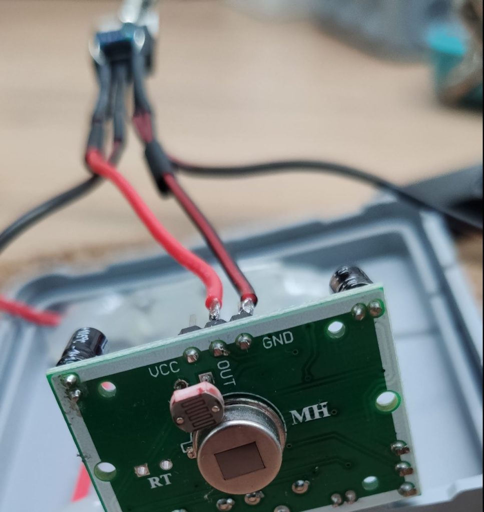 PIR sensor and MOSFET connected