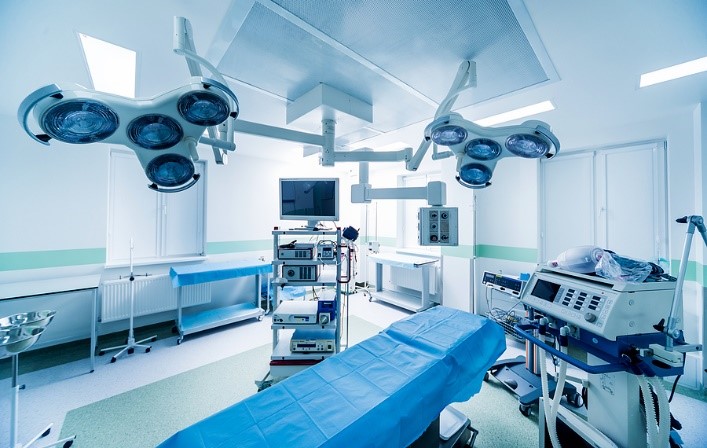 Importancia de la seguridad eléctrica en las salas de cirugía