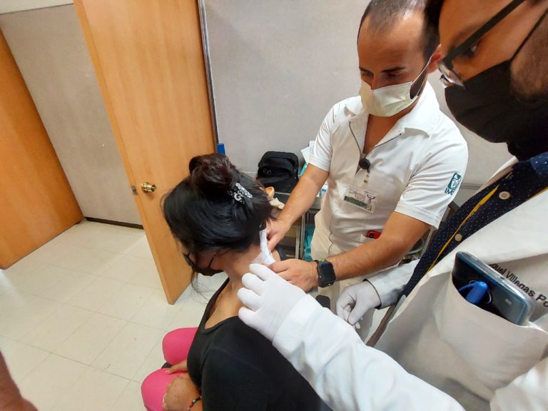 Médicos del IMSS realizan cirugía de muy alta complejidad para salvar la vida de paciente