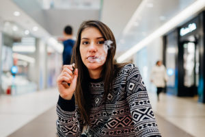 El cigarrillo en la adolescencia, más que una experiencia