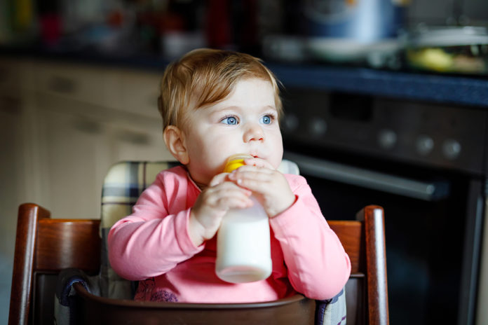 ¿Cuándo es útil la alimentación artificial en los infantes?