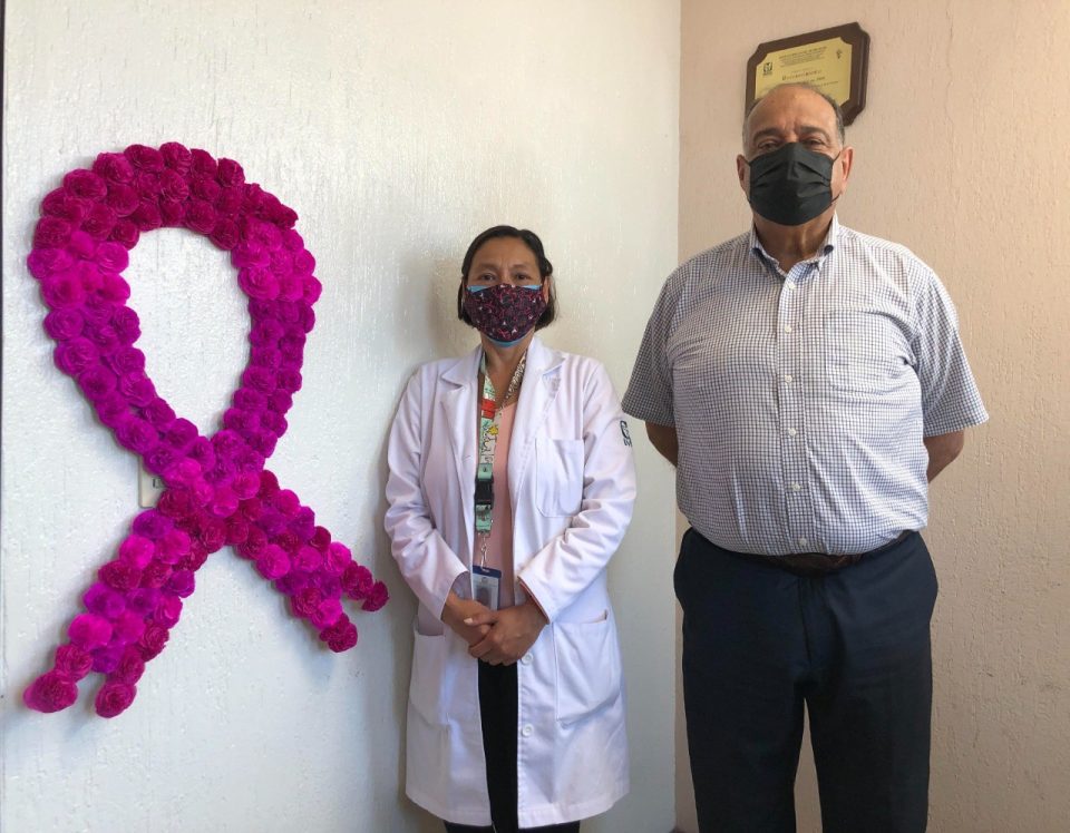 hombre con cáncer de mama