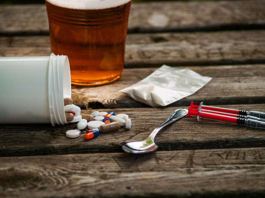FDA aprueba medicamento para reducir consumo de alcohol