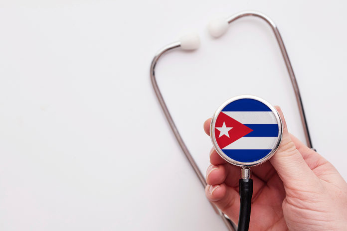 Ventajas de hacer una especialidad médica en Cuba según el Conacyt