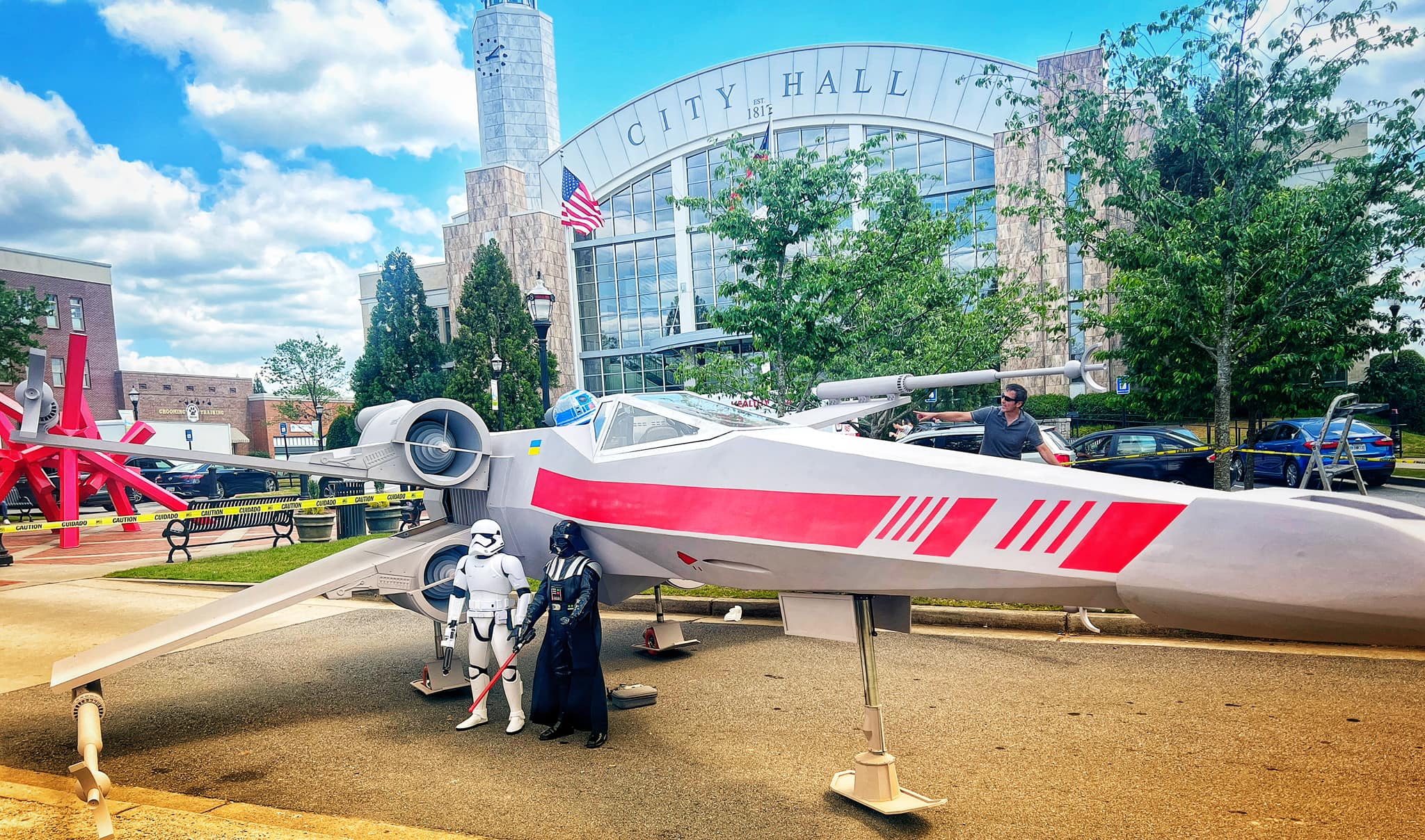 Doctor builds a life-size X-Wing Doctor builds a life-size X-Wing