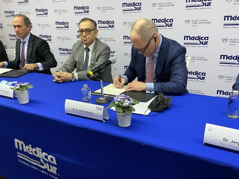 Médica Sur y Mayo Clinic se unen contra el cáncer de mama