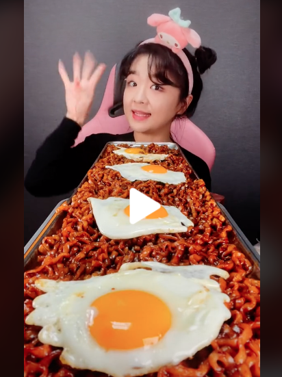 Mukbang comida chatarra