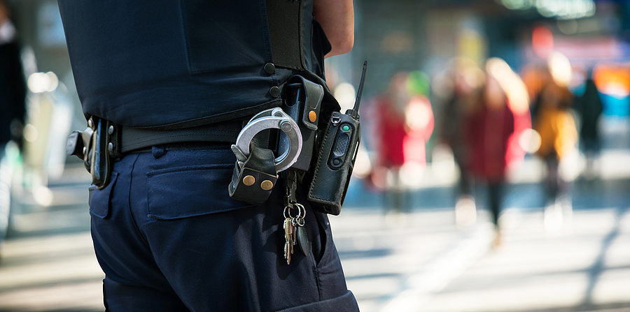 Policía encuentra armas en Hospital