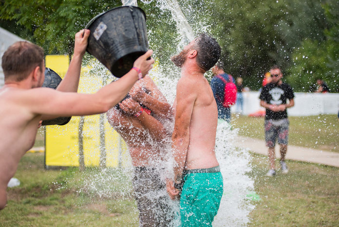 FDA aprueba tratamiento impulsado por el trend Ice Bucket Challenge