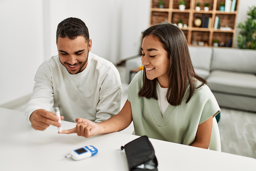 Pareja con Diabetes tipo 1 hablan de su enfermedad en redes