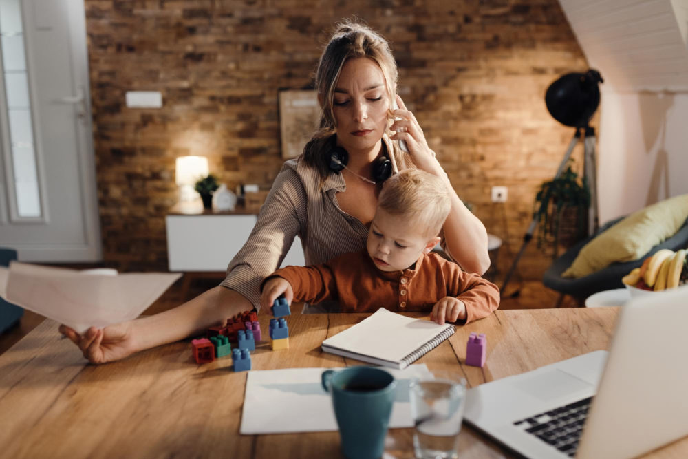 Cómo cuidar la salud mental de las madres trabajadoras?