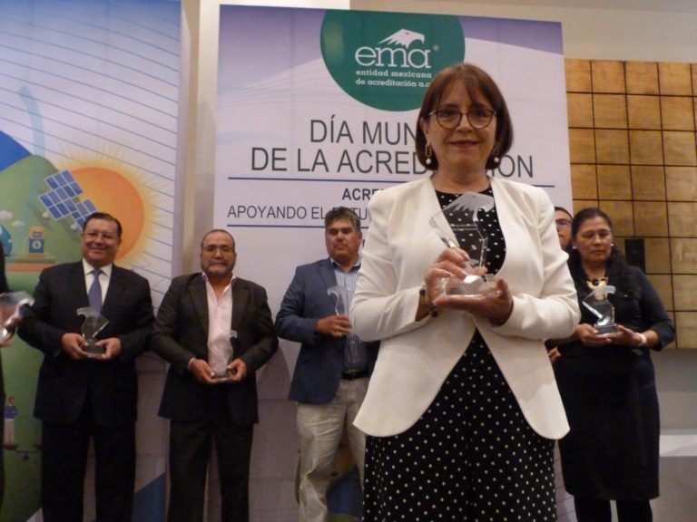 Laboratorio de Cofepris recibe importante premio por la acreditación de normas internacionales
