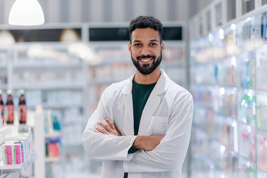 Un médecin révèle les avantages de travailler dans des pharmacies similaires