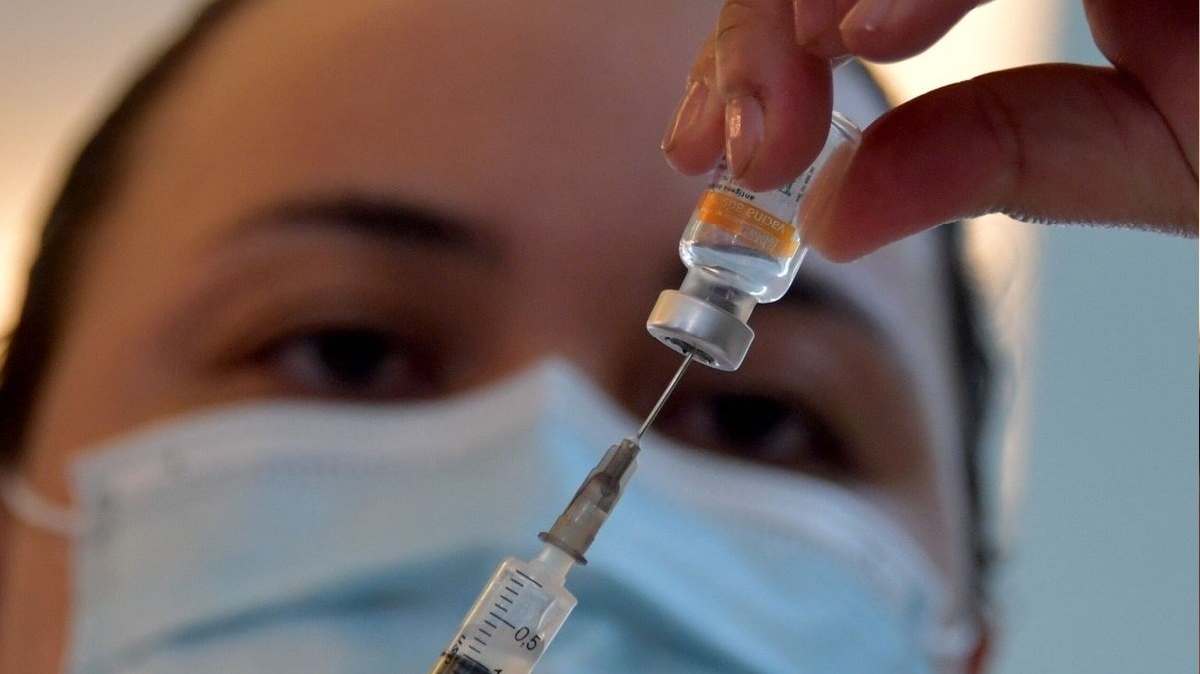 ¿Quiénes recibirán la vacuna Covid-19 e Influenza 2023?