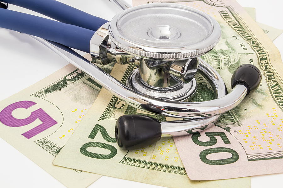Las 10 especialidades médicas con los mejores salarios iniciales