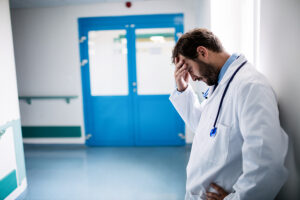 Servicio social en Medicina: Así fue la terrorífica experiencia de un doctor