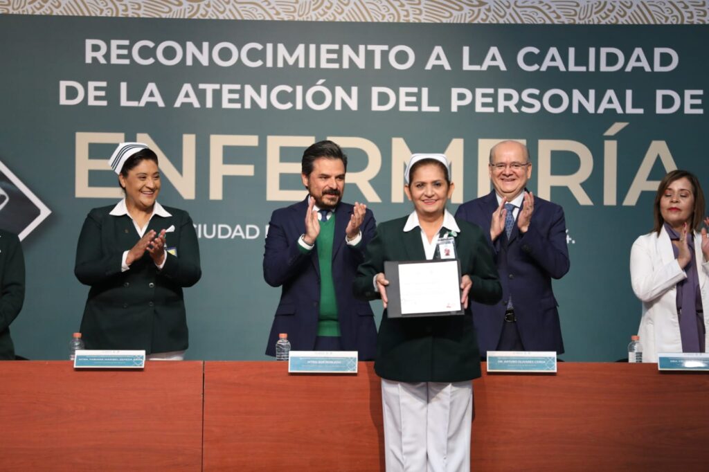 Licenciatura en Enfermería tendrá una nueva categoría en el IMSS