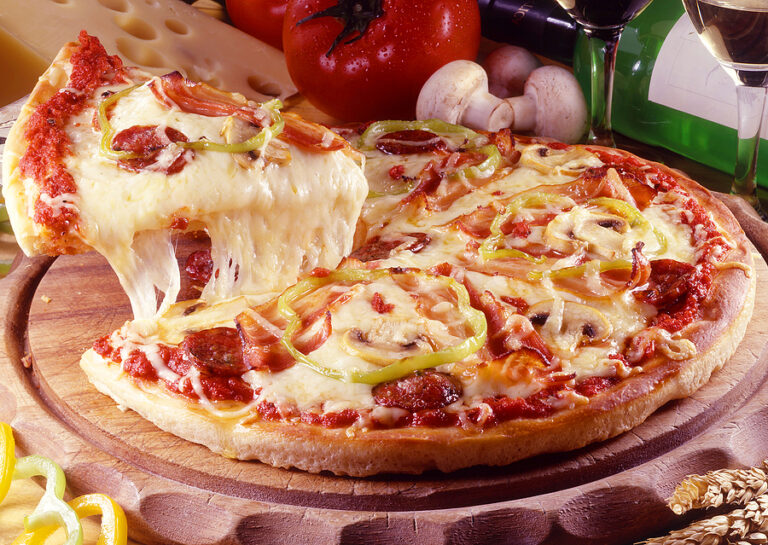 ¿Cuántas calorías tiene una rebanada de pizza?