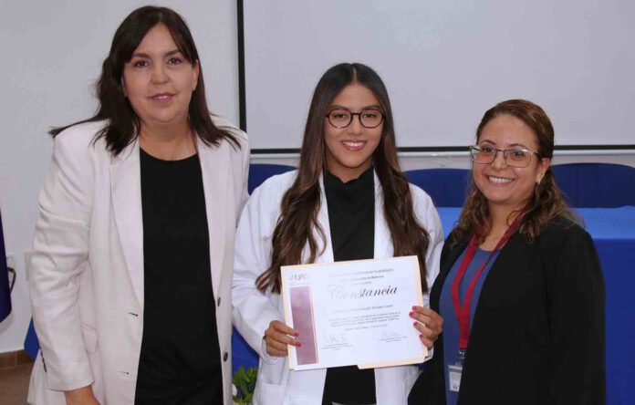 Estudiante de Medicina sobresale en examen de conocimientos a nivel nacional