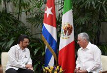 IMSS anuncia la contratación de otros 1,200 médicos cubanos