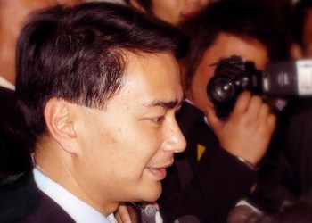 Abhisit Premier ministre Thailande